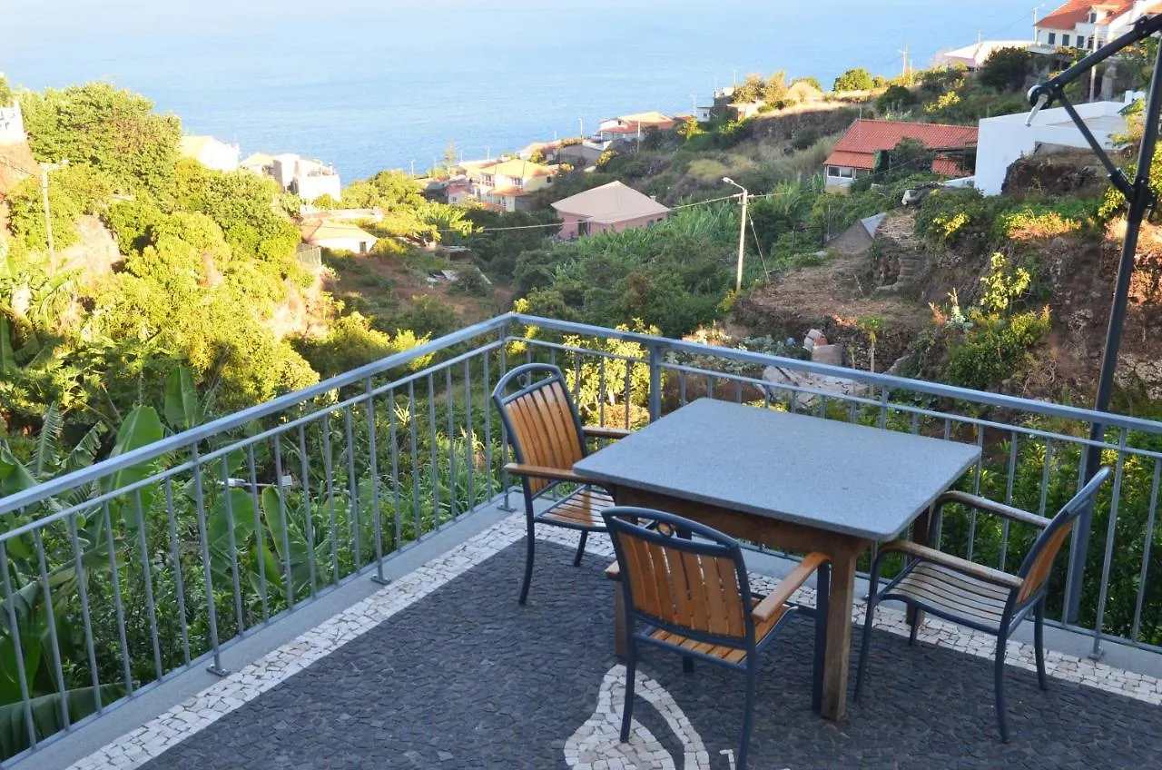 Descobrir Madeira Com Carro Gratis. Villa Gaula 0*,  Portugal